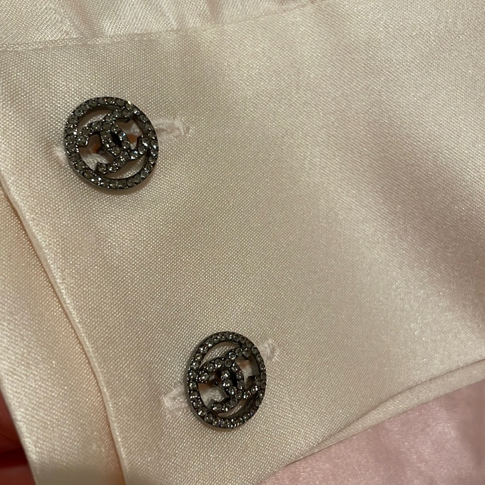 Stunning Chanel Metier D’Art 2018 silk blouse - Picture 6 of 12